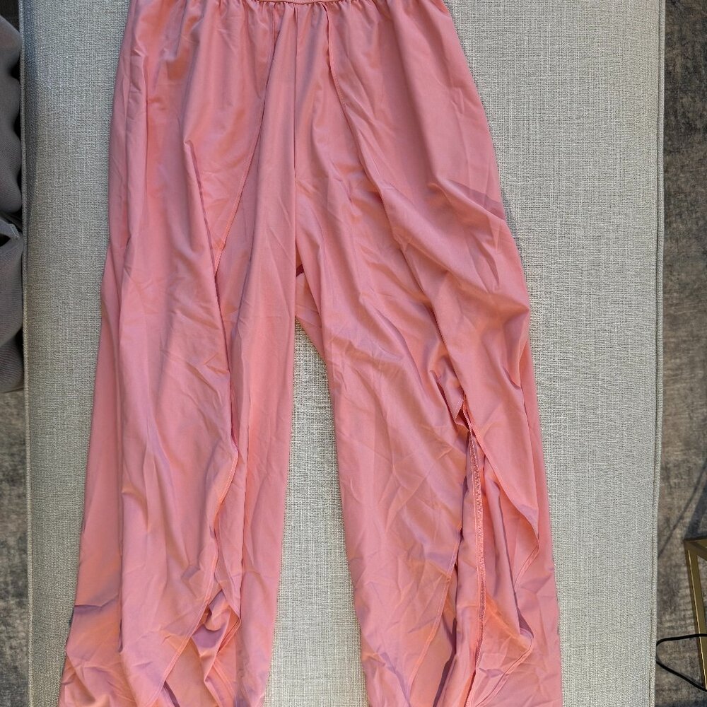 Halara Breezeful Flowy Pants in color Murex Shell.